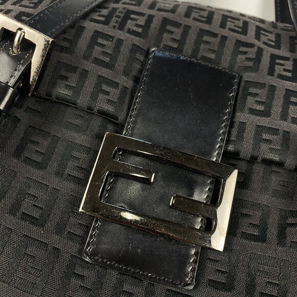 Fendi Large Baguette Bag - Picture 5 of 16